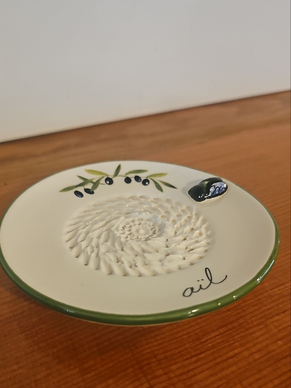 Vintage French Ceramic Garlic Grater Plate - Olive Branch Motif "Ail" - Picture 2 of 6
